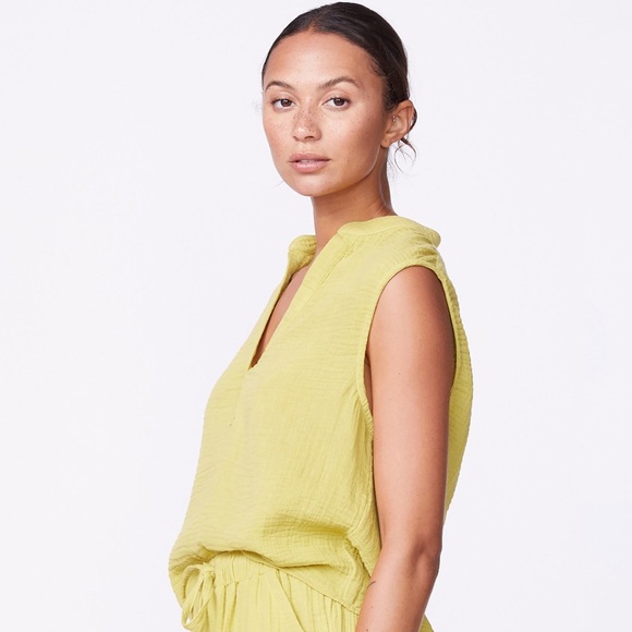 Monrow Gauze Sleeveless Top in Color “Avacado” Size X-Small - Picture 4 of 8